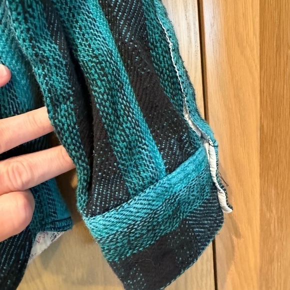 Burton Durable Goods Thick Shacket Plaid Button Front Shirt / Medium - Picture 12 of 16